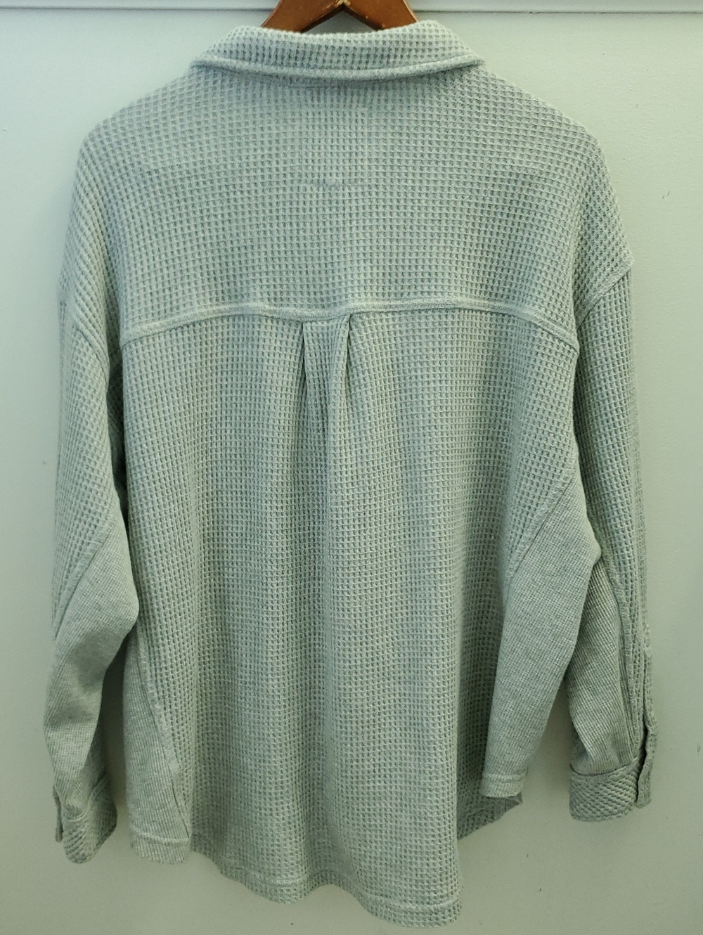 Aerie Lumberjane Waffle Knit Button Up Shirt / Shacket Size Medium Gray & White - Picture 9 of 9